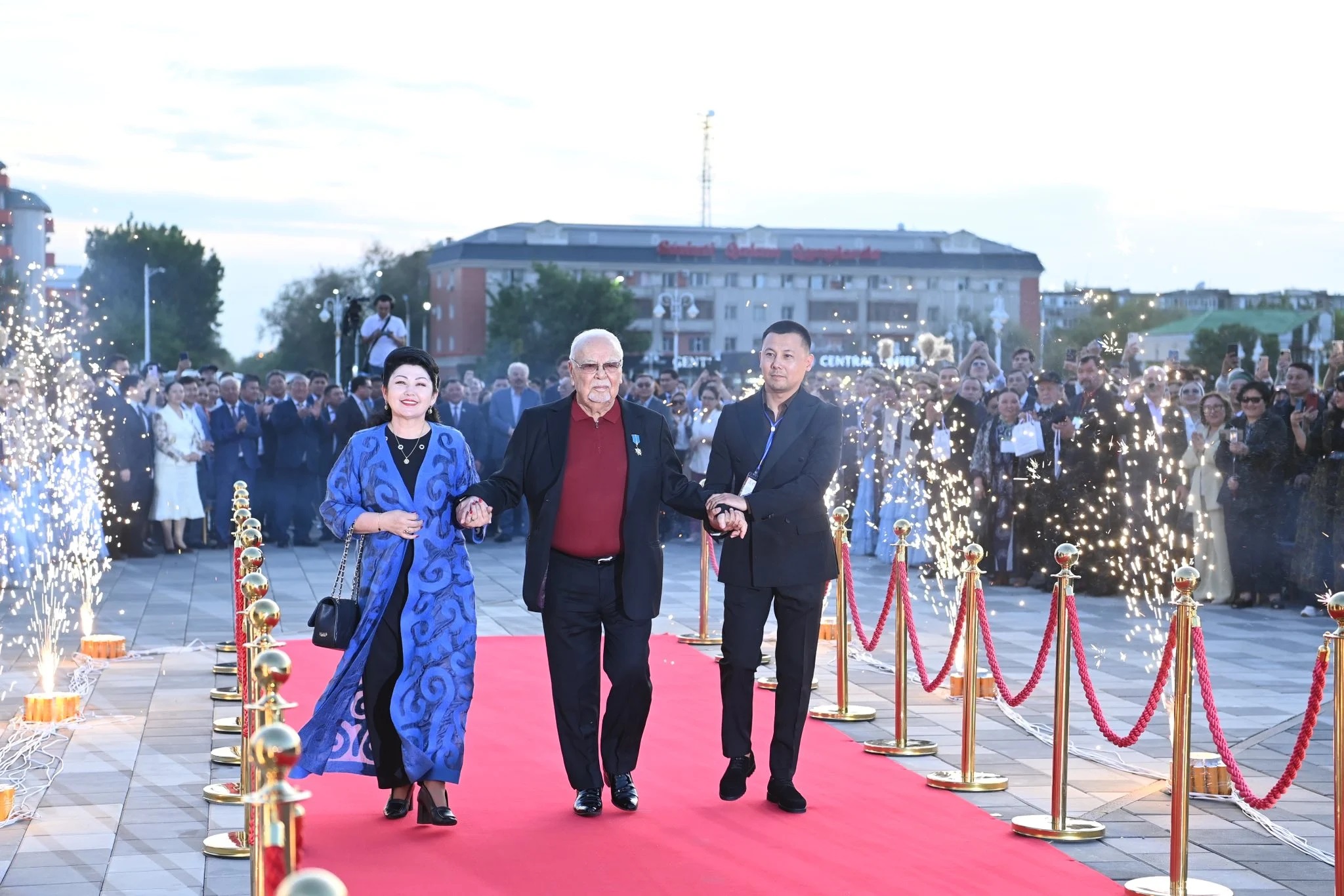 Сыр бойындағы театрлар салтанаты