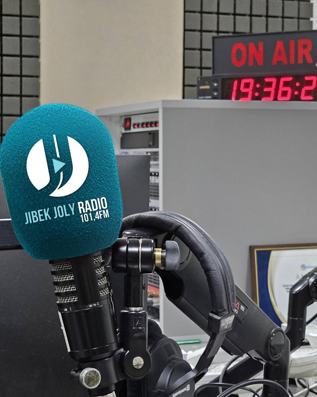 Әуе толқынына Jibek Joly радиосы қосылды