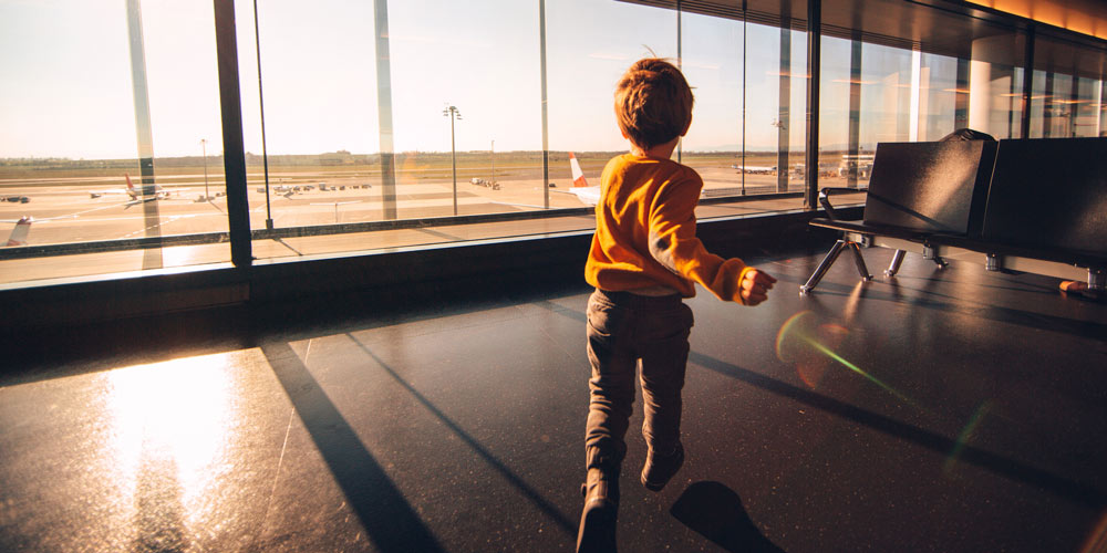 Балалар ел ішінде ұшақпен тегін саяхаттай алады