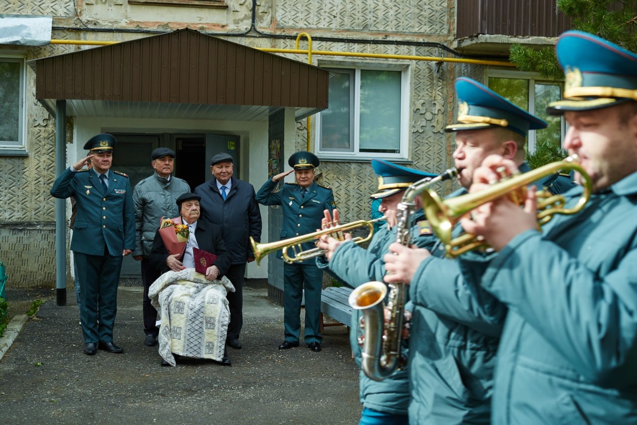 Ұлттық ұлан жауынгерлері соғыс ардагеріне құрмет көрсетті