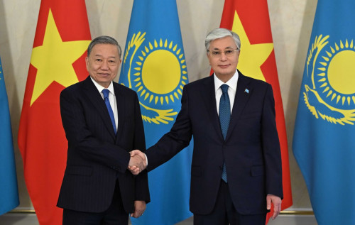 Қасым-Жомарт Тоқаев пен То Лам шағын құрамда келіссөз жүргізді