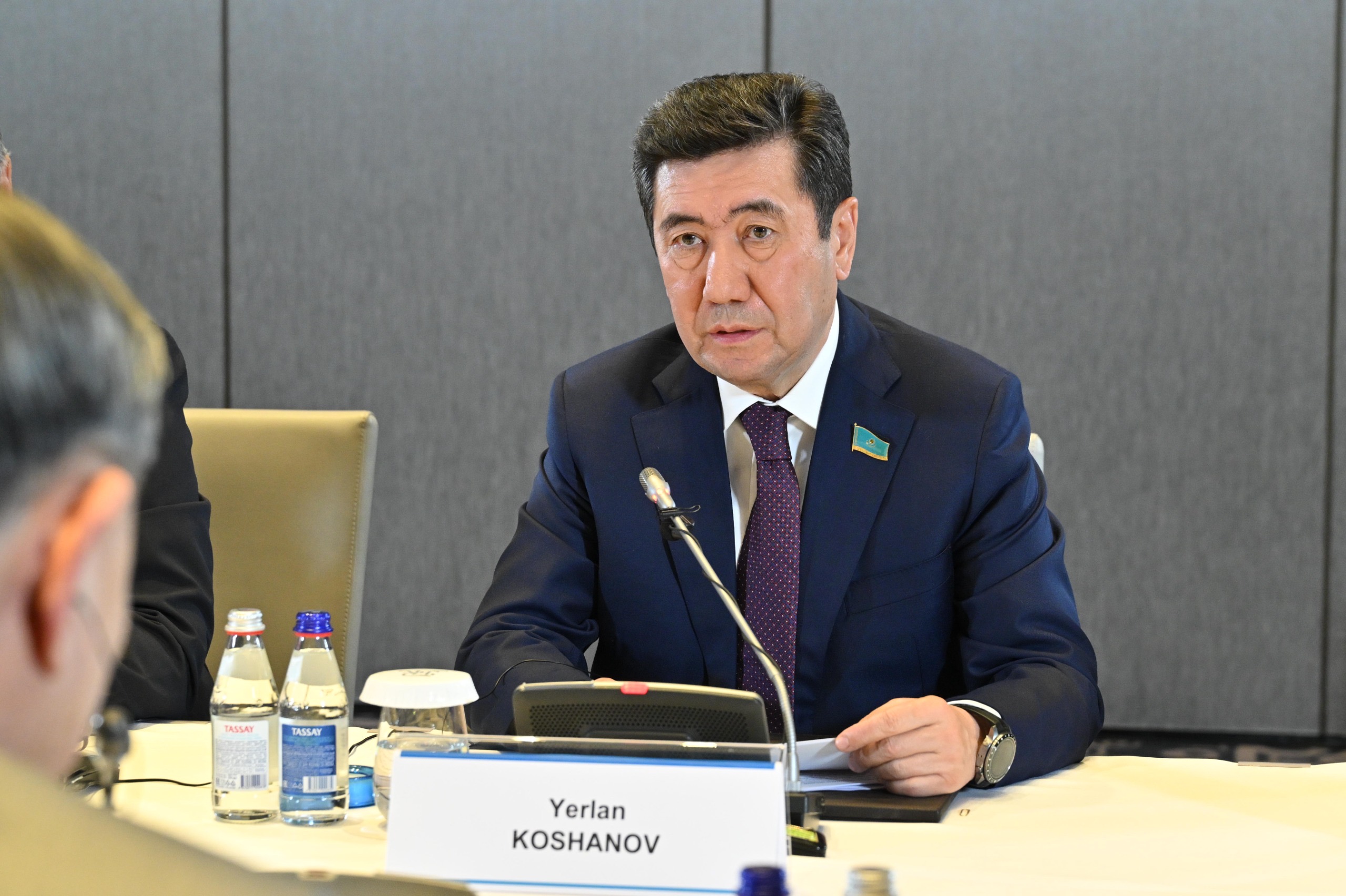 Заң шығару бағытында тәжірибе алмасуға мән берді