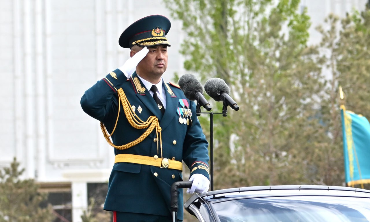 Астанада Жеңістің 80 жылдығына арналған әскери парад басталды