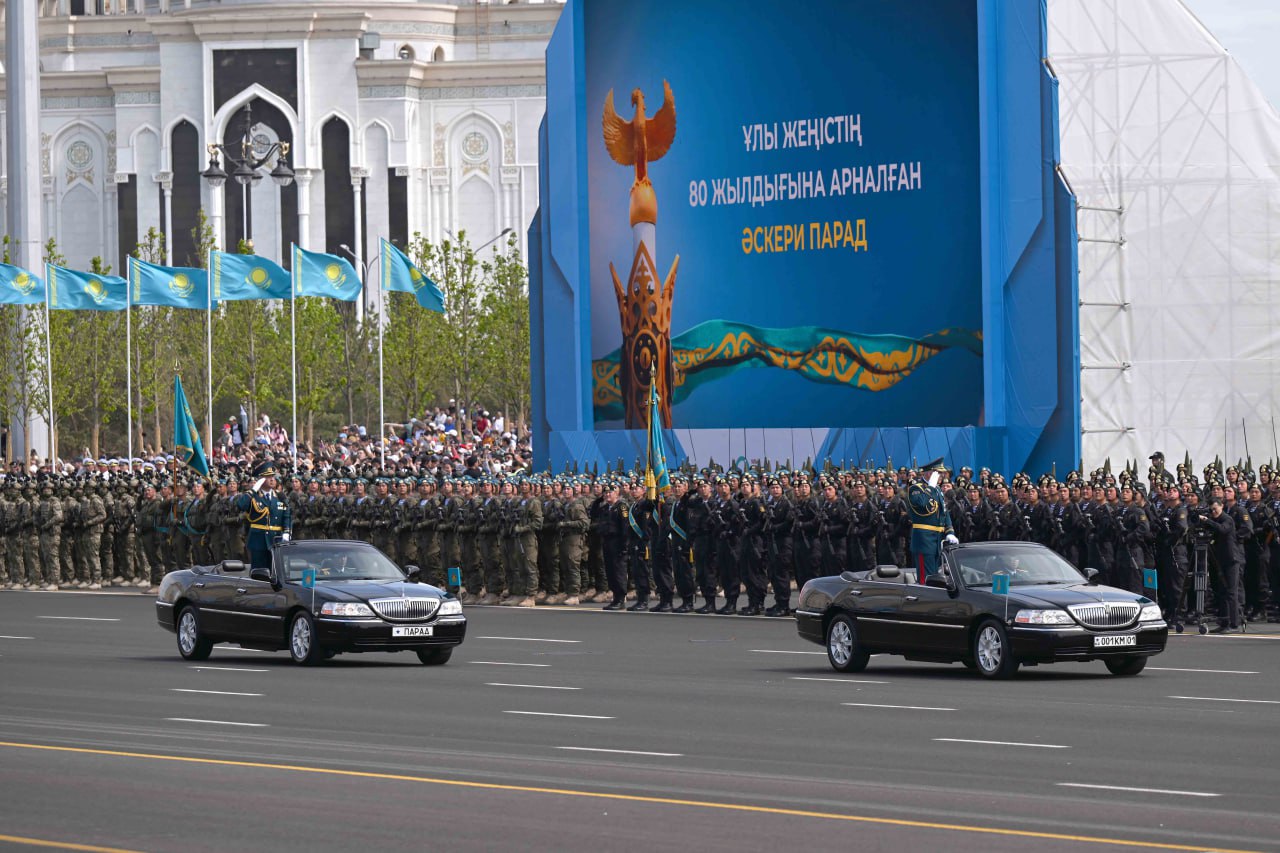 Әскери шеруге 4 мыңнан аса әскери қызметкер қатысты