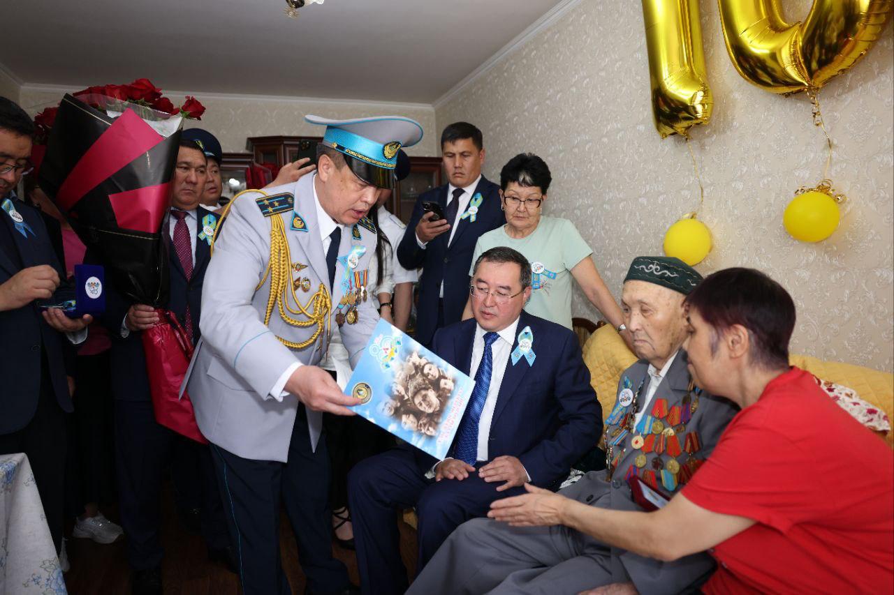 Алматы облысында соғыс ардагерлеріне пәтер кілті берілді