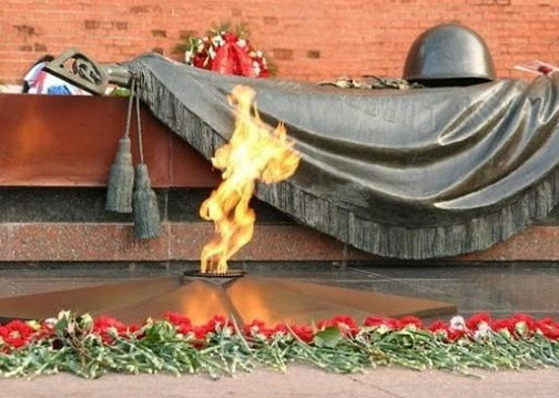 Туған жерден топырақ бұйырды