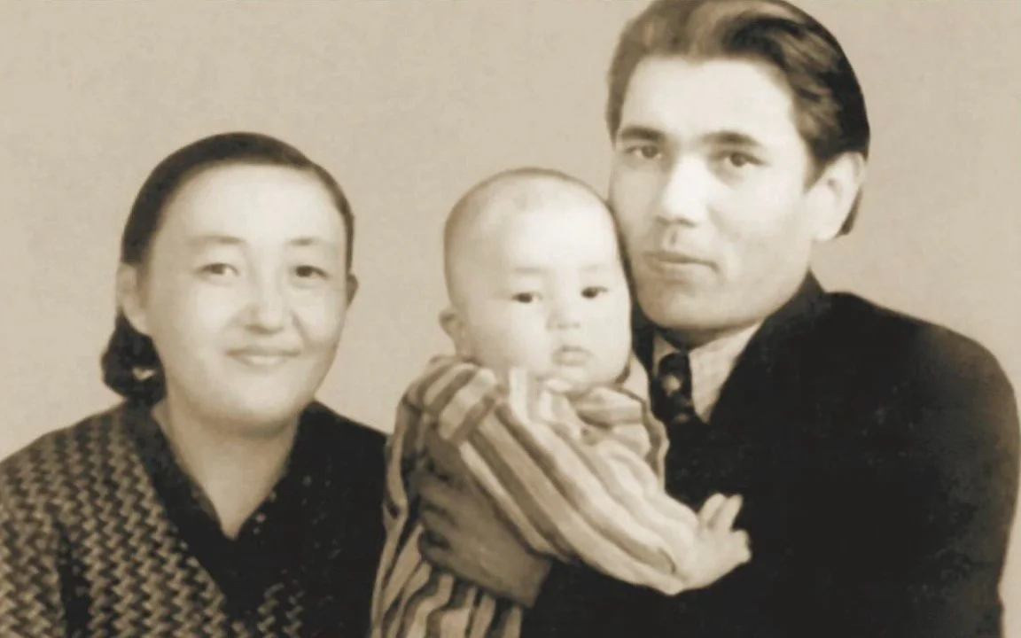 Баянсыз байлық жақсылыққа апармайды: Президент анасының өсиеті туралы айтты