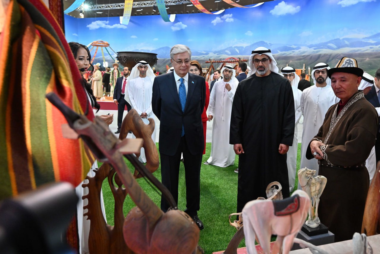 Президент пен Абу Дабидің Тақ мұрагері «Этноауыл» көрмесін аралады
