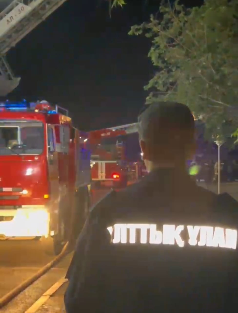 Ұландықтар тұрғындарды өрттен құтқаруға көмектесті