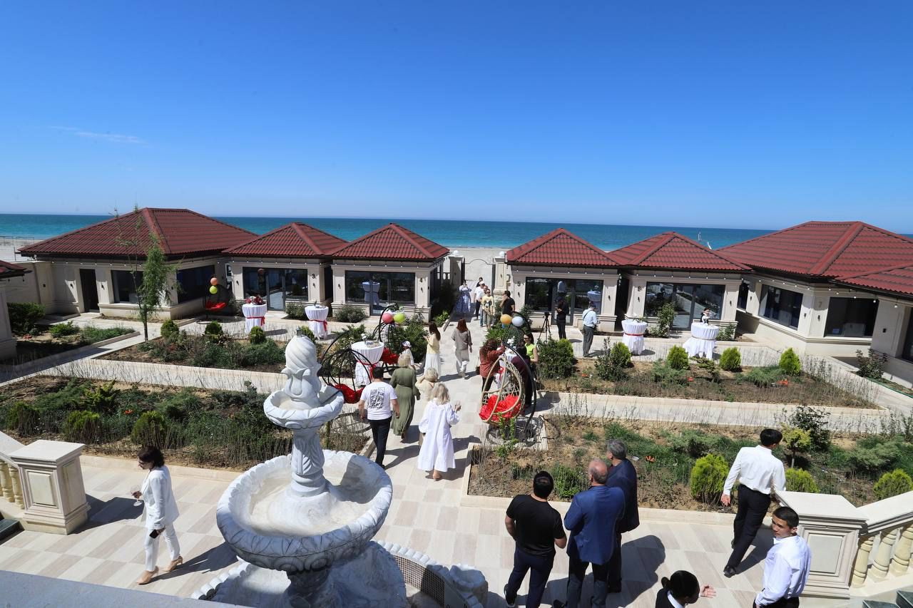 Теңіз жағасындағы заманауи кешен