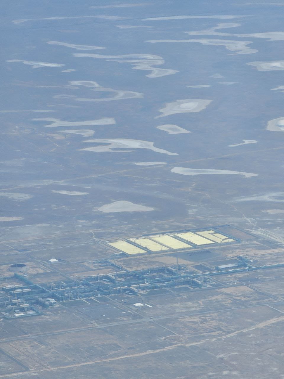 Атыраудан 35 шақырым қашықта қанша күкірт жиналған?