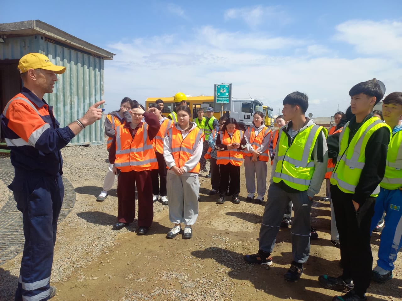 Өрендер өндіріске экскурсия жасады