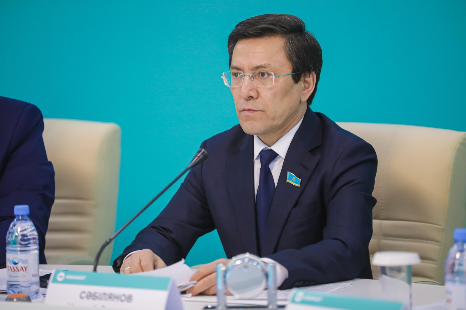 Ауылға барған дәрігерлерге көтермеақы неге төленбеген