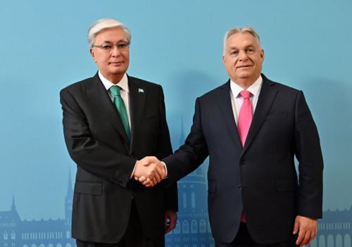 Президент Будапешттегі Varkert Bazar павильонына барды