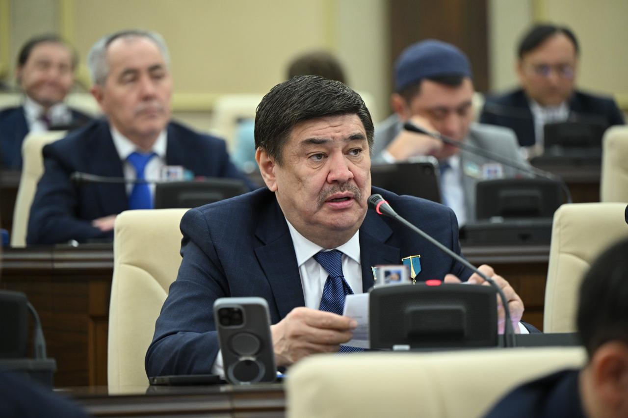 Өндіріс – бір жақта, білім – бір жақта: Тарифтік анықтамалық неге жаңармай келеді?