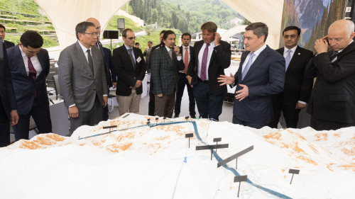 Олжас Бектенов тау кластерін дамыту тәсілдерімен танысты