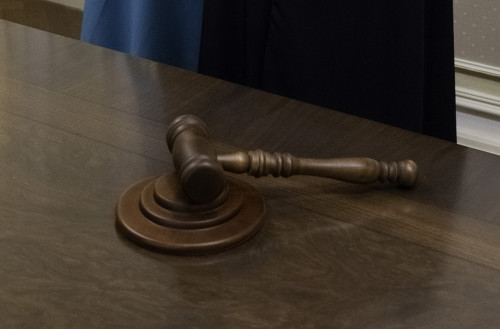 Кәмелетке толмаған баладан ақша талап еткендер сотталды