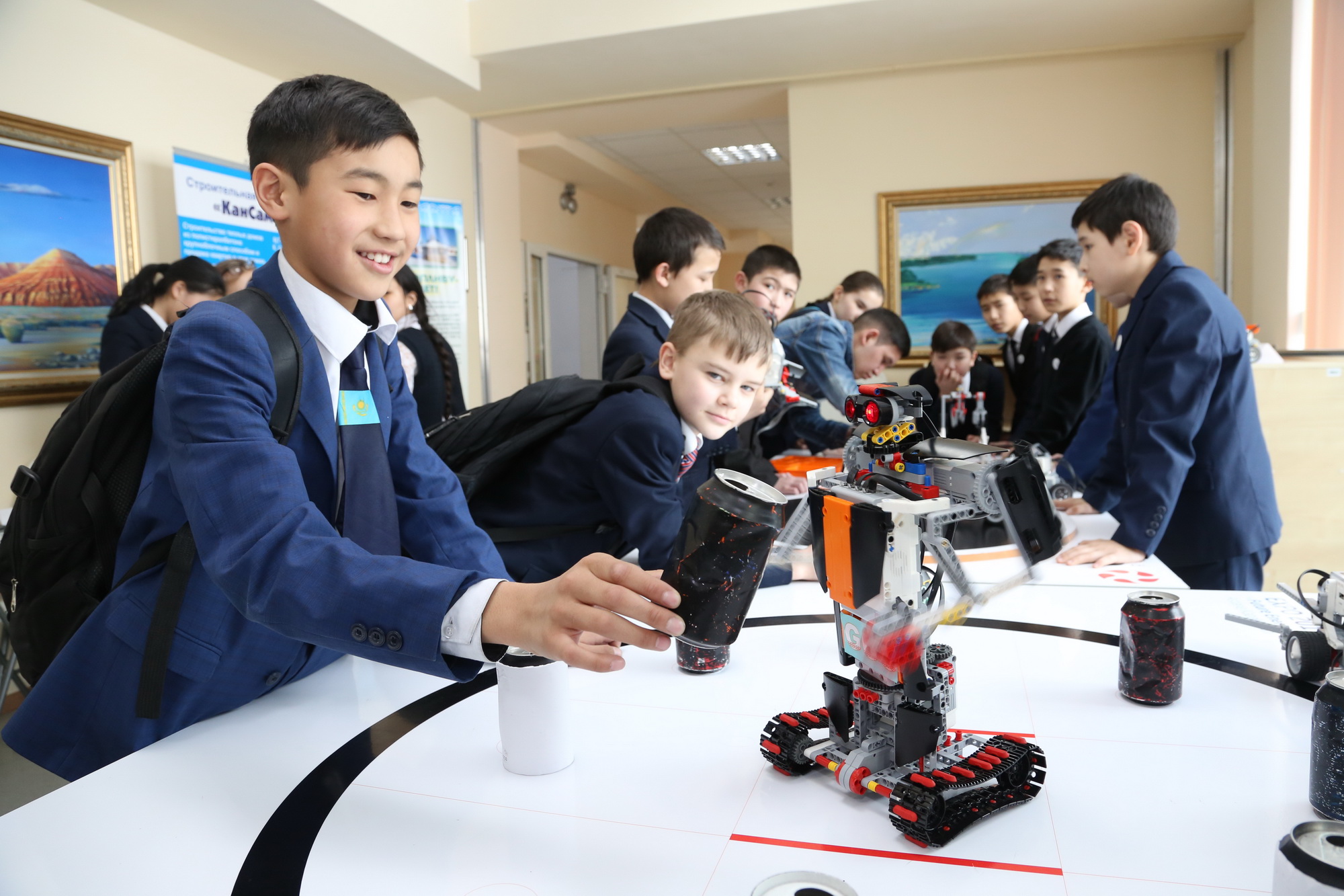 Баланы кім тәрбиелейді?