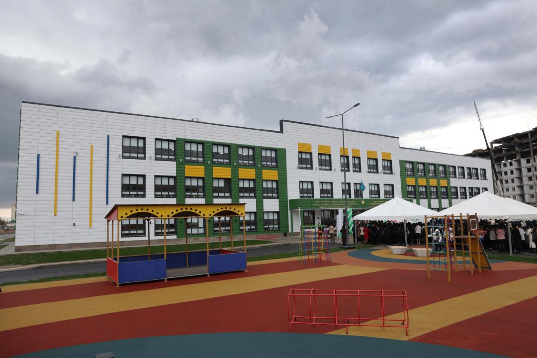 Технологияға бейімделген «Келешек мектептері»