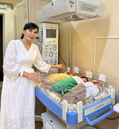 Алматыда бұған дейін екі рет егіз тапқан келіншек дүниеге үшем әкелді