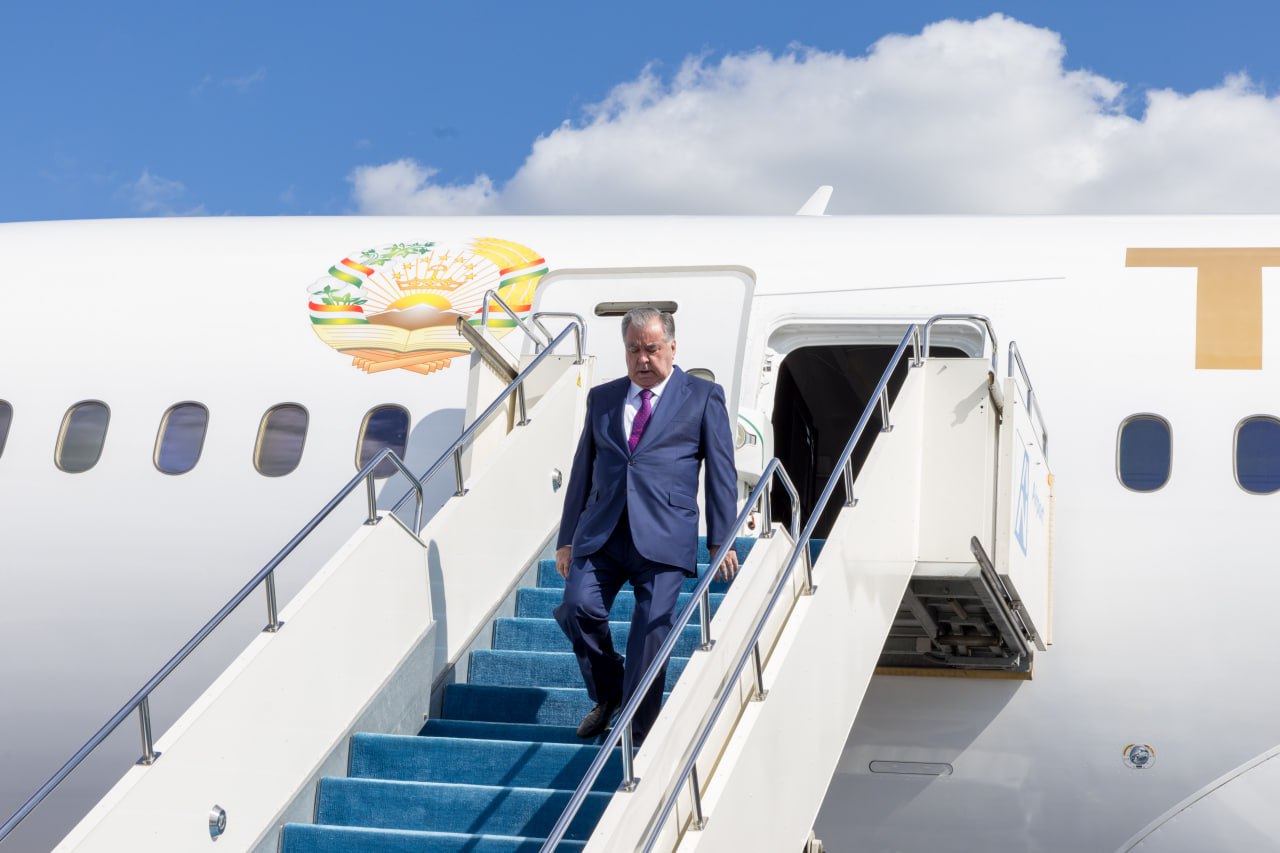 Тәжікстан Президенті Эмомали Рахмон Қазақстанға келді