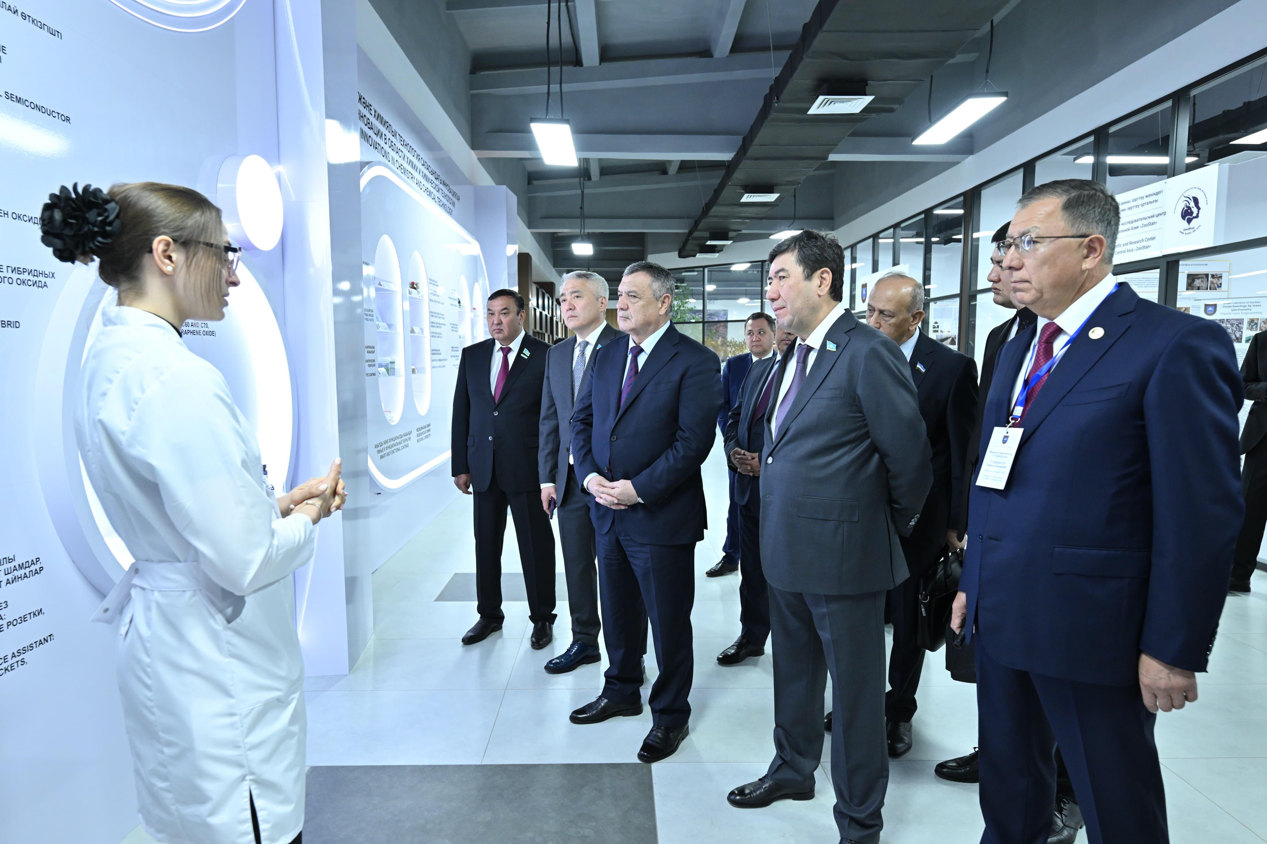 Қазақстан мен Өзбекстан Парламенттері спикерлеріне отандық ЖИ жобалары көрсетілді