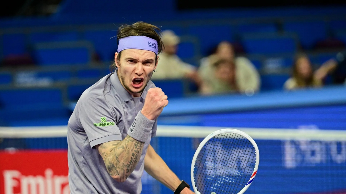 Уимблдон: Александр Бублик жарыс жолынан шығып қалды