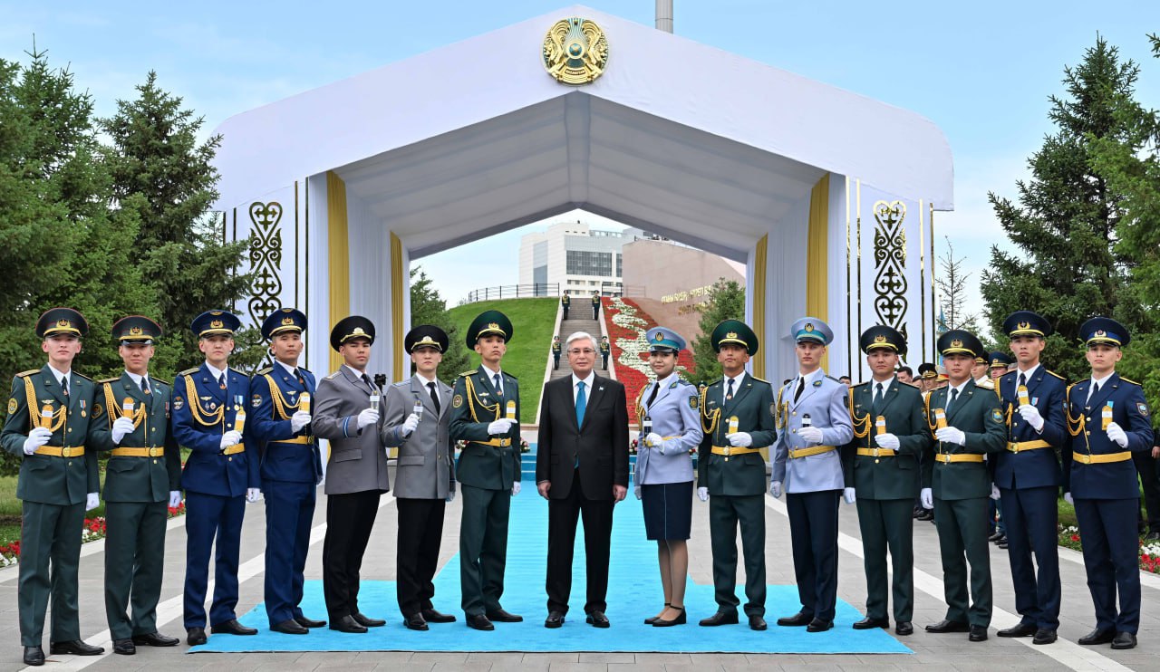 Әскери оқу орындарының 14 үздік түлегі офицерлік шен алды