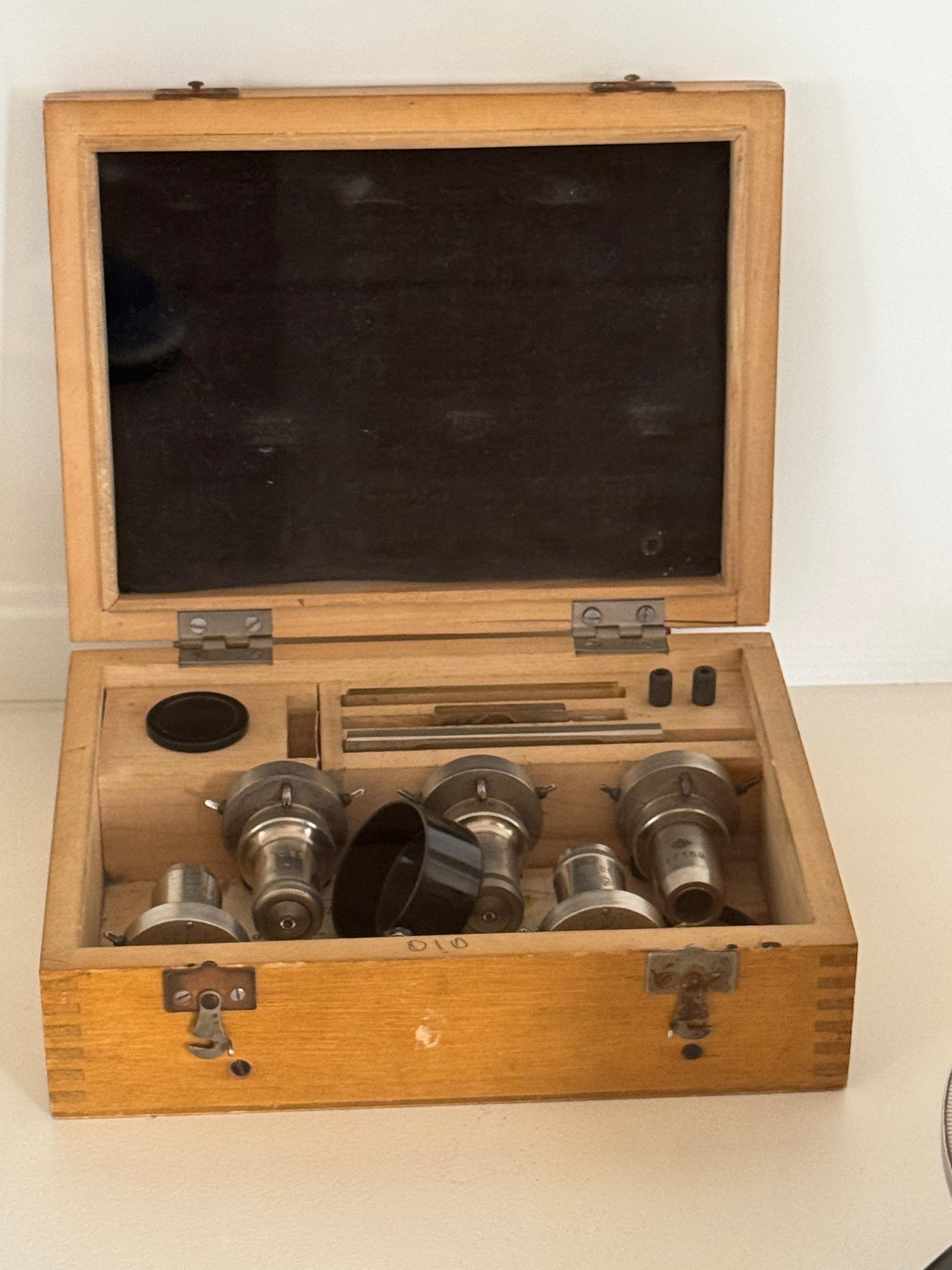 Қанағаң зайыбының микроскобы