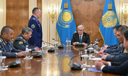 Президент  Қорғаныс министрлігінің басшылық құрамымен жиын өткізді