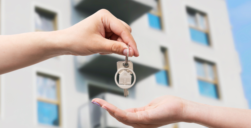 Автобус апатында аяғынан айырылған қыздың отбасына баспана беріледі