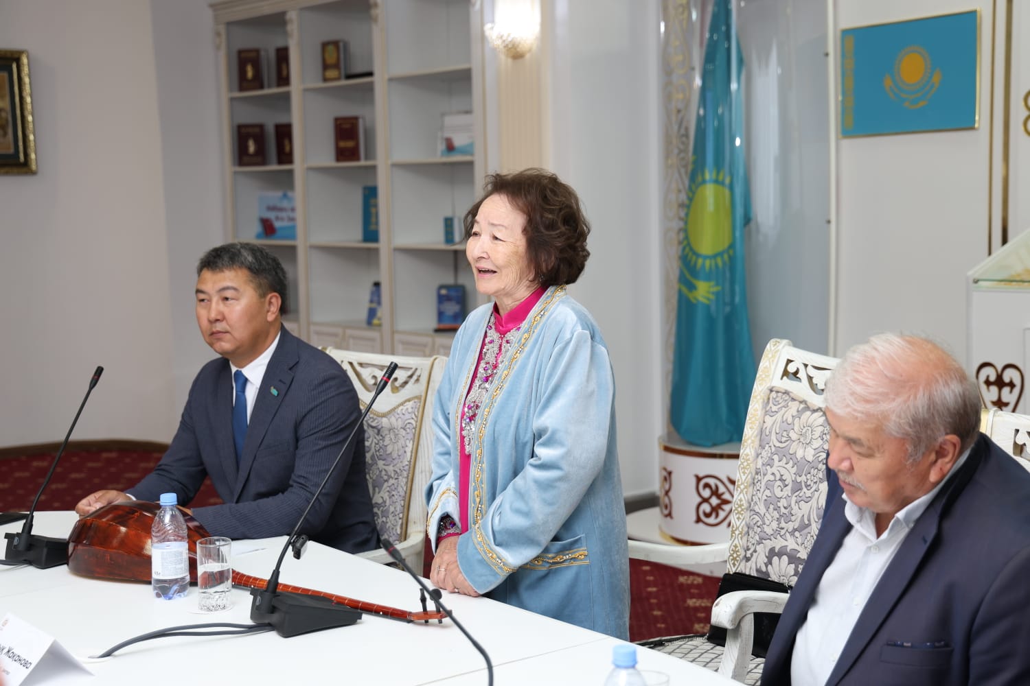 «ALQA» радиосының 1 жылдығына орай республикалық дөңгелек үстел отырысы өтті