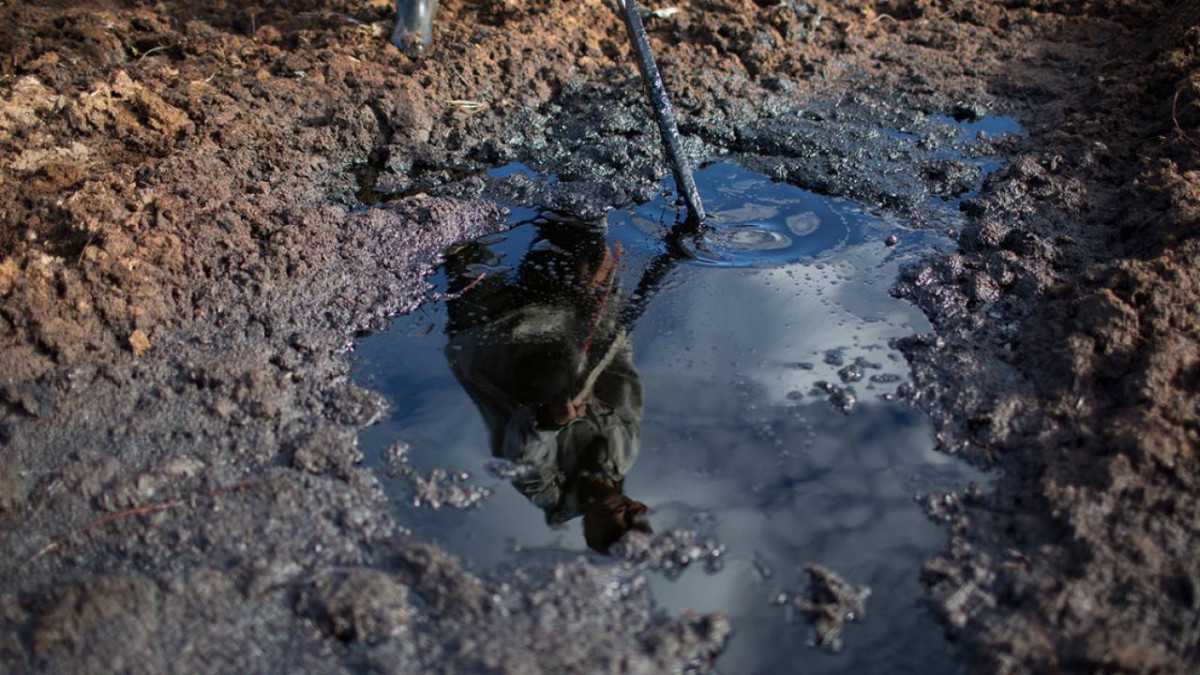 Атыраулық компаниялар мұнай қалдықтарын заңсыз төккен