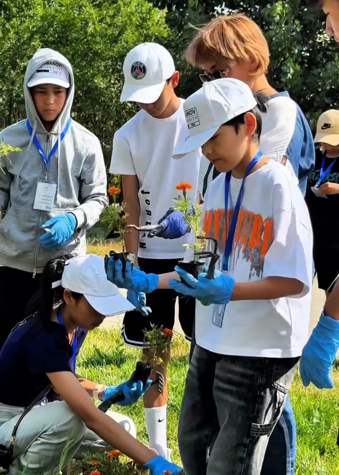 Университетте оқушыларға арналған эколагерь ұйымдастырылды