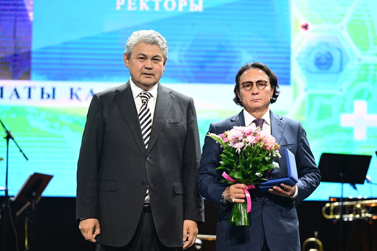 Астанада елдің ең үздік медицина қызметкерлері марапатталды