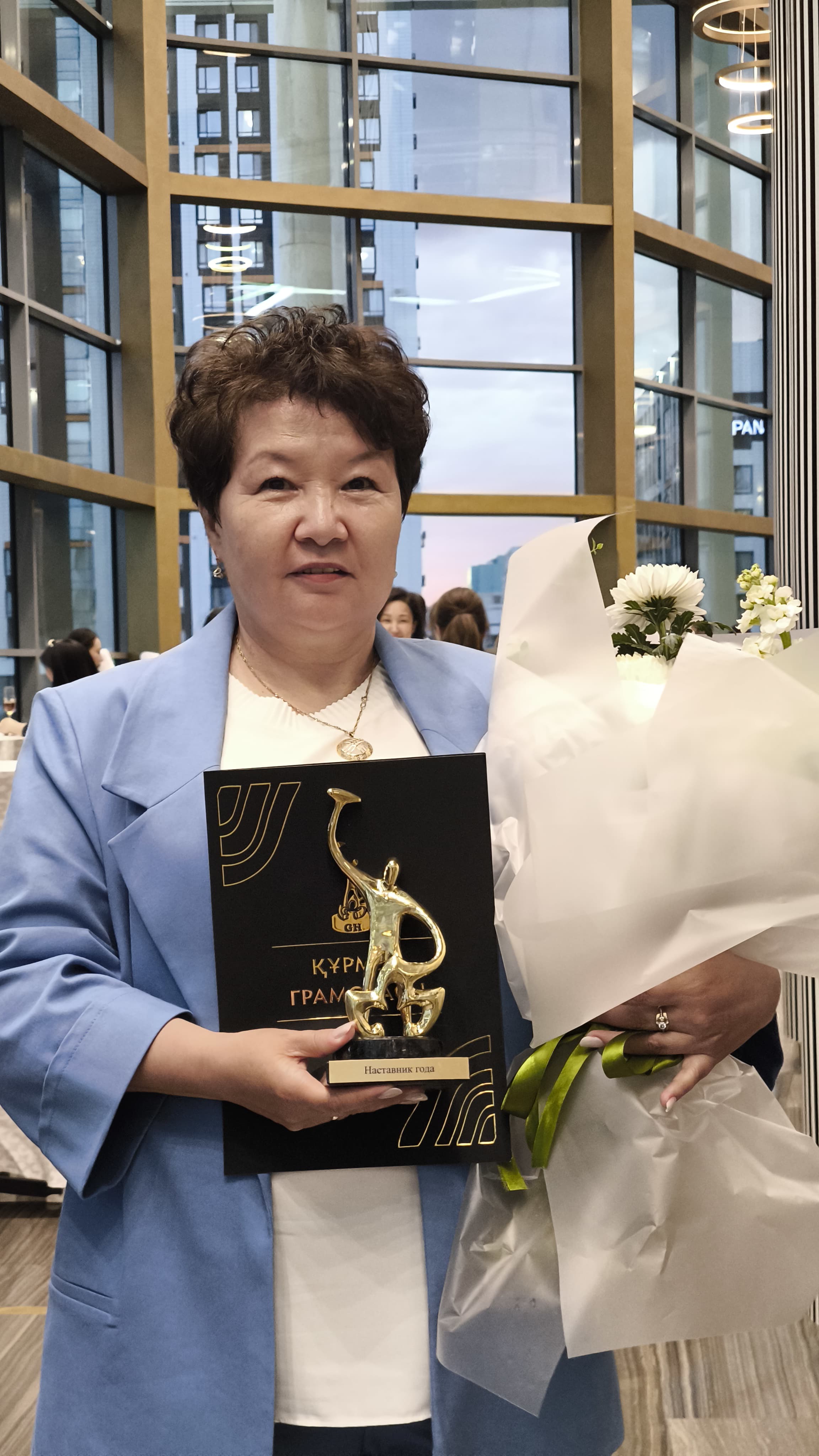 Тау-кенде жүрген тәлімгер