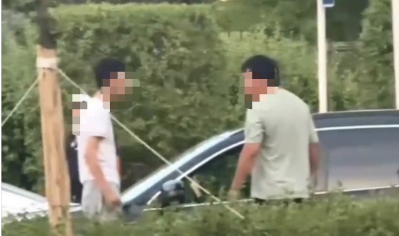 Астанада жол үстінде жанжал шығарған екі азамат әкімшілік жауапқа тартылды