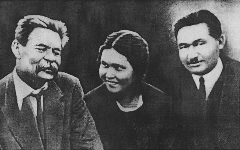 Суреттегі жұмбақ жан кім?