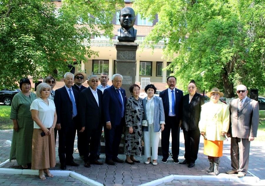 «Жол таптым бар қазақтың жүрегіне...»