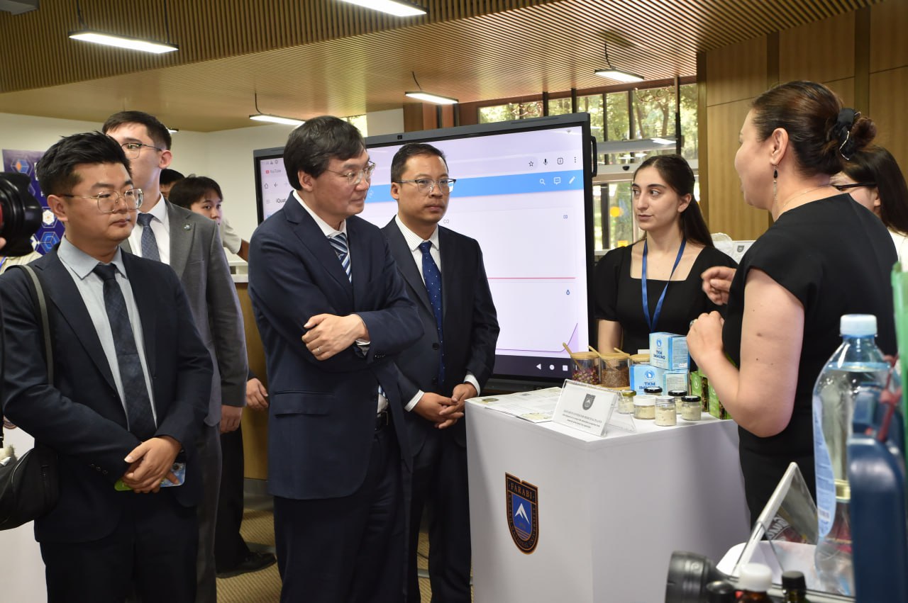 ҚазҰУ‑да Tus‑Holdings Co. компаниясымен бірлескен бизнес‑инкубатор ашылды