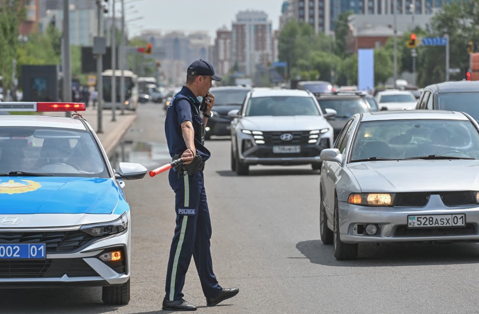«Қауіпсіз жол»: Елорда көшелеріндегі бір күн