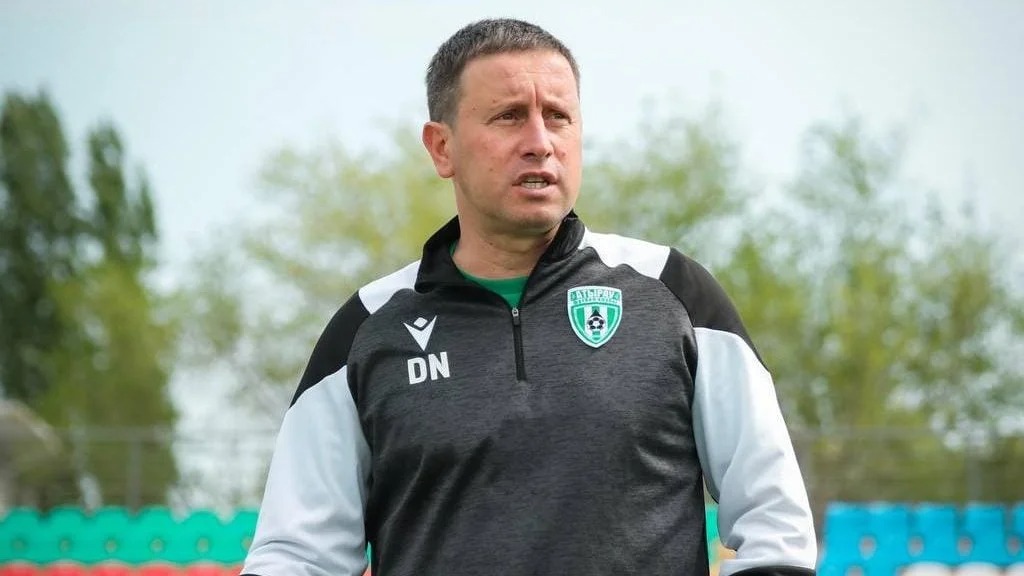 «Атырау» футбол клубының бас жаттықтырушысы қызметінен кетті