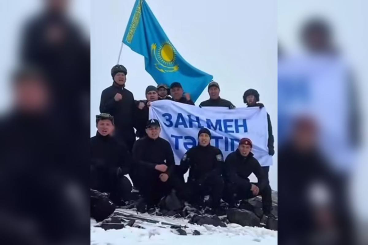 4 120 метр шыңға ту тікті