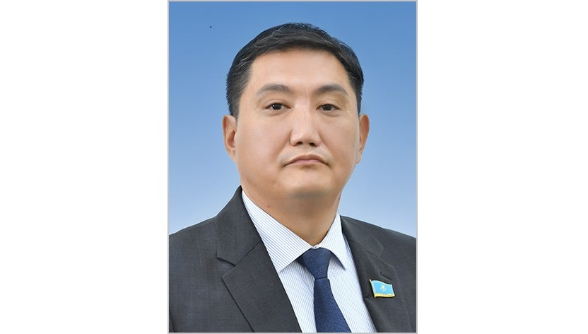 Депутат жер саласындағы заң бұзушылық мәселесін көтерді