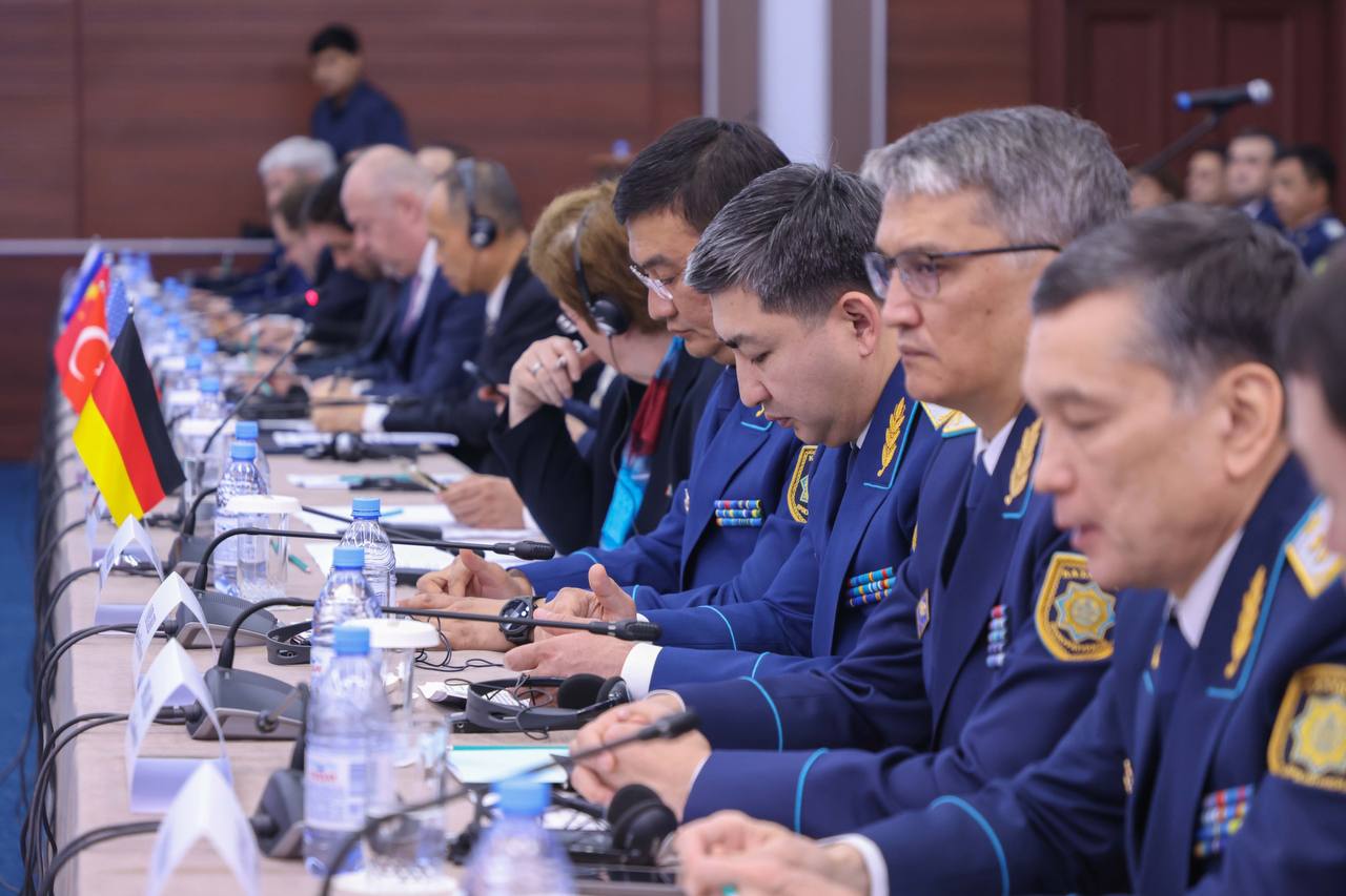 Бас прокуратурада есірткі бизнесінің жаһандық сын-қатерлерін талқылады