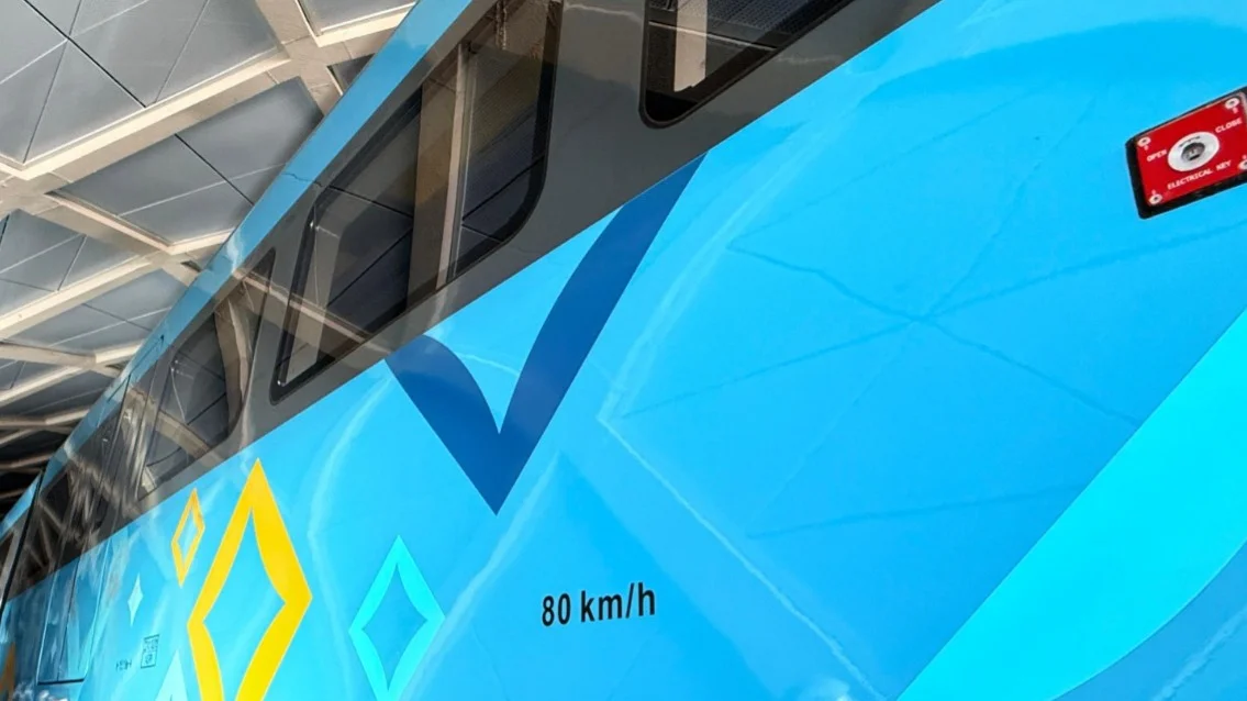 Астанада LRT вагондарына салынған сурет өшірілді