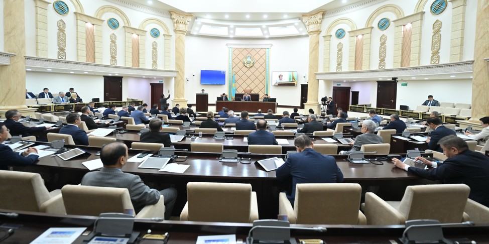 Сенат сессия жұмысын қорытындылады