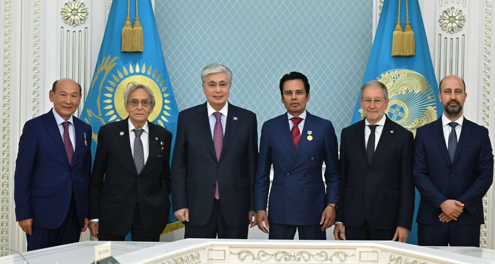 Президент әлемдік нейрохирургия өкілдерімен кездесті