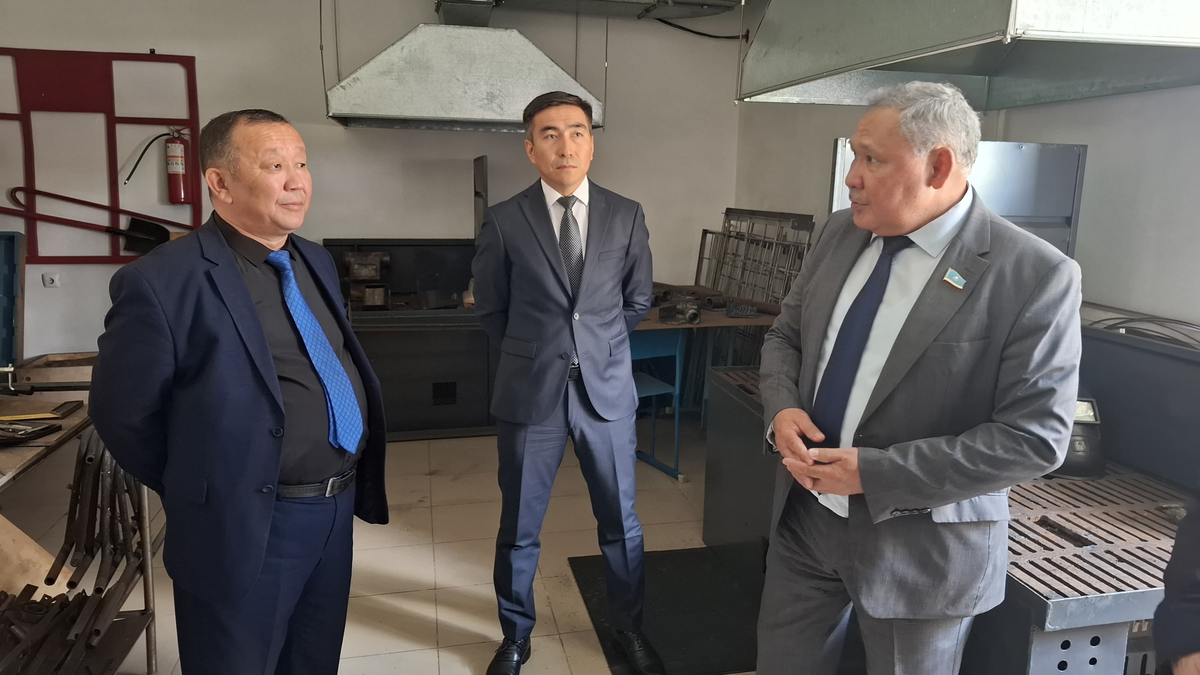 Сенаторлар жұртшылықпен кездесті