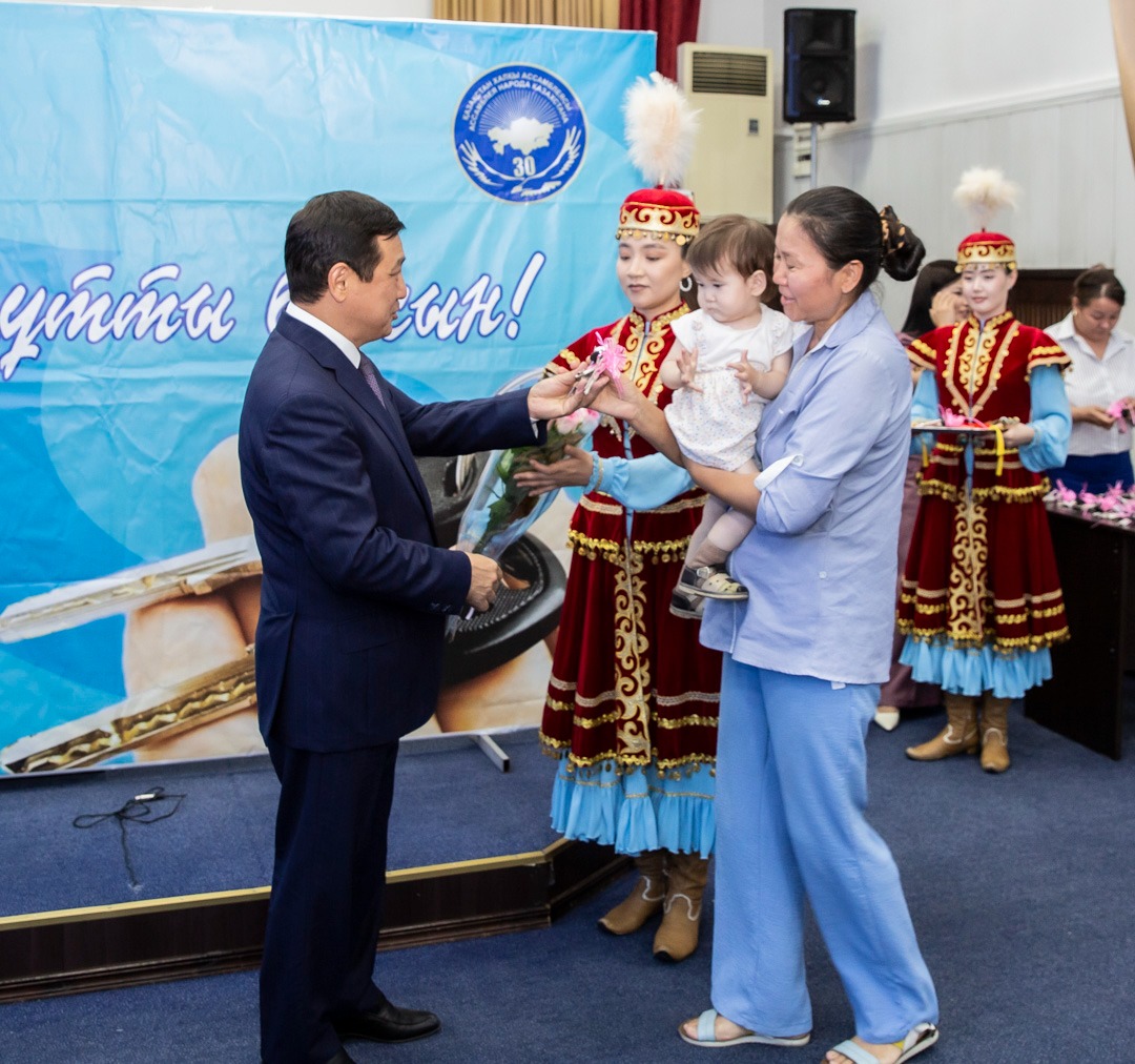 Баспанаға мұқтаж отбасылар қоныстойын тойлады